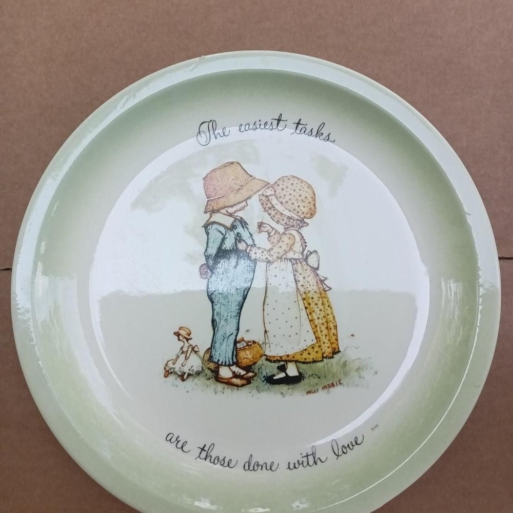 Holly Hobbie porcelain collector plate dated 1972. Made in the USA - Picture 6 of 6